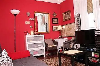 Lonyay Street شقة