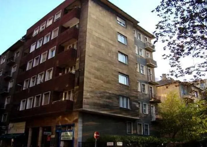 Lonyay Street