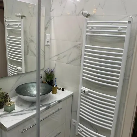 Lonyay Street Apartment *