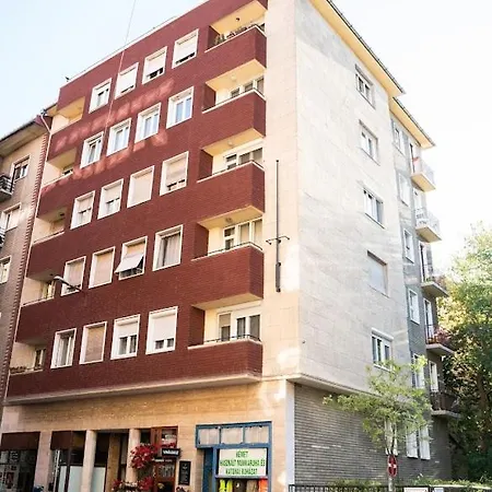 Lonyay Street