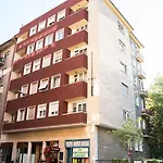 Lonyay Street
